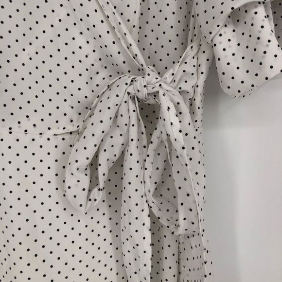 19 Cooper White Polka Dot Faux Wrap Dress Flutter Sleeves size Small NWT *Flaw - Picture 6 of 14
